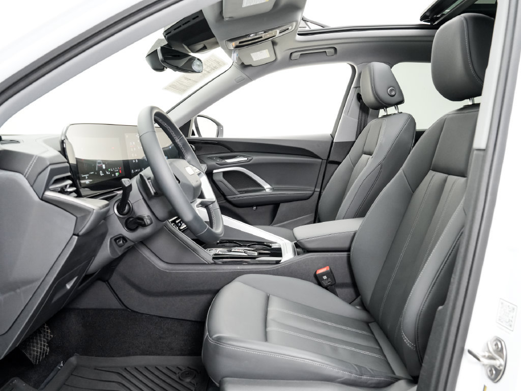Certified 2025 Audi Q5 Premium w/ Convenience Package AWD/4WD image 8