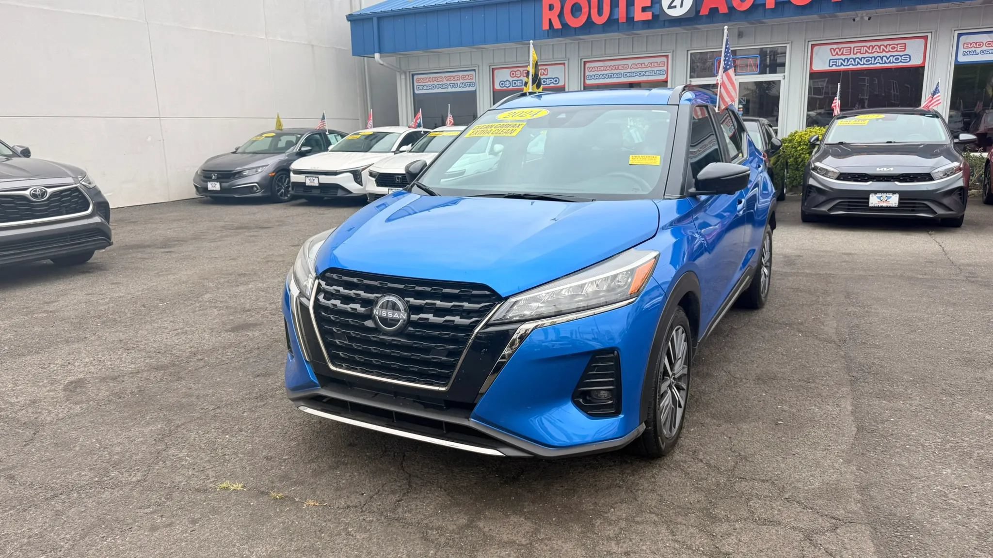 Used 2024 Nissan Kicks SR FWD image 4