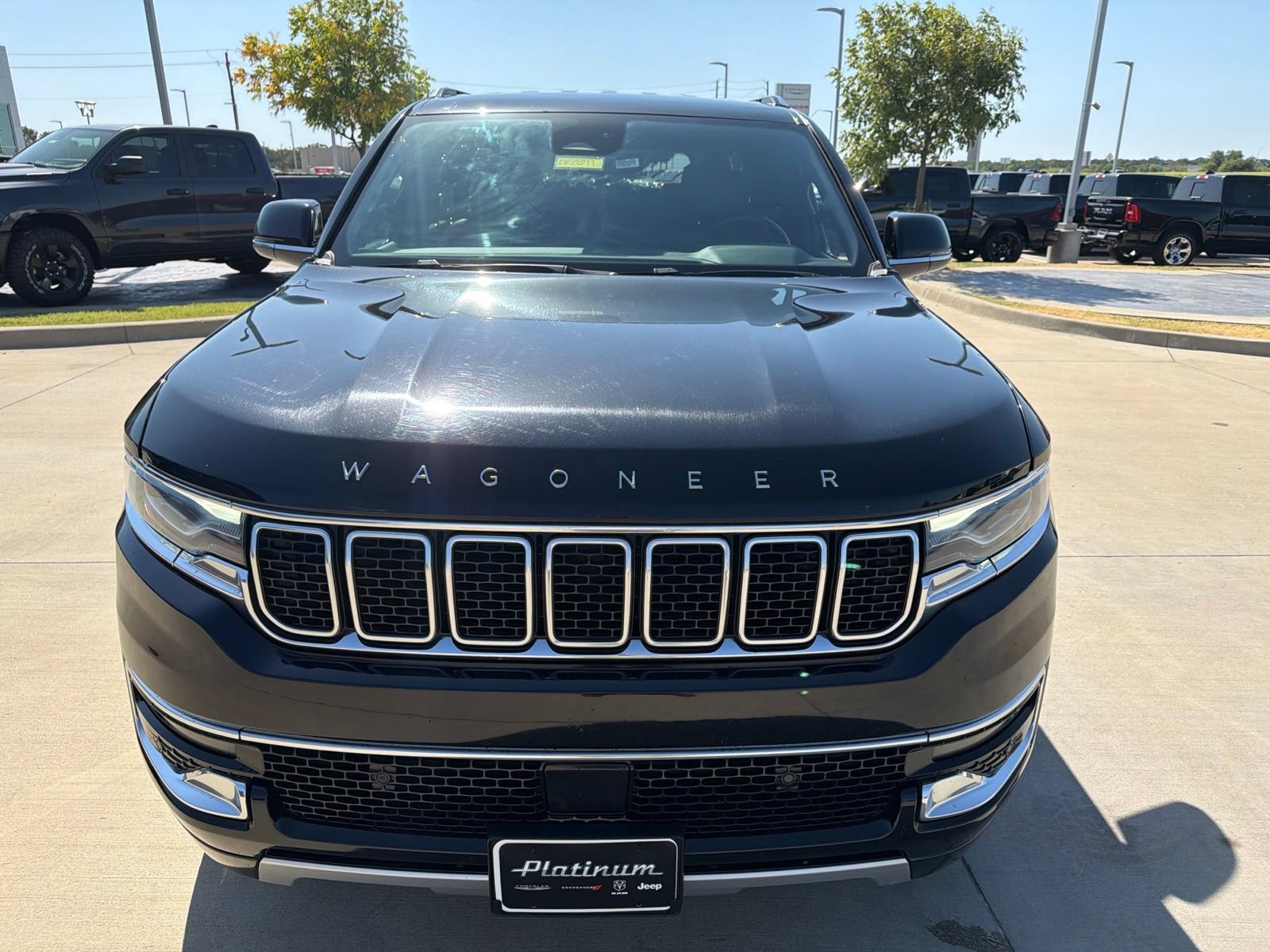 Used 2024 Jeep Wagoneer Series II w/ Flexible Seating Group AWD/4WD image 8