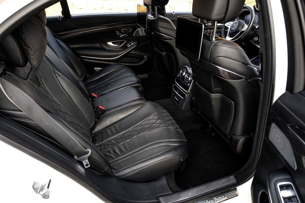 Used 2019 Mercedes-Benz S 560e w/ AMG Line Exterior image 41