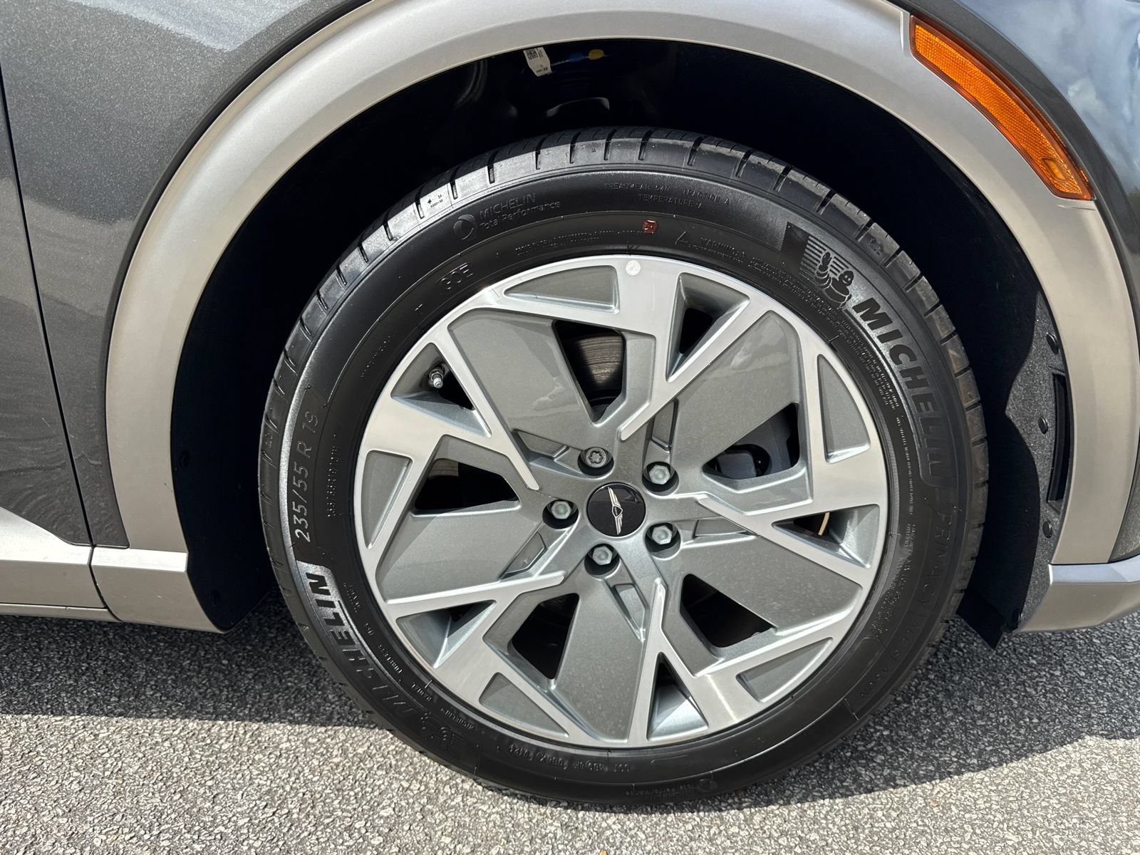 Used 2025 Genesis GV60 RWD image 12