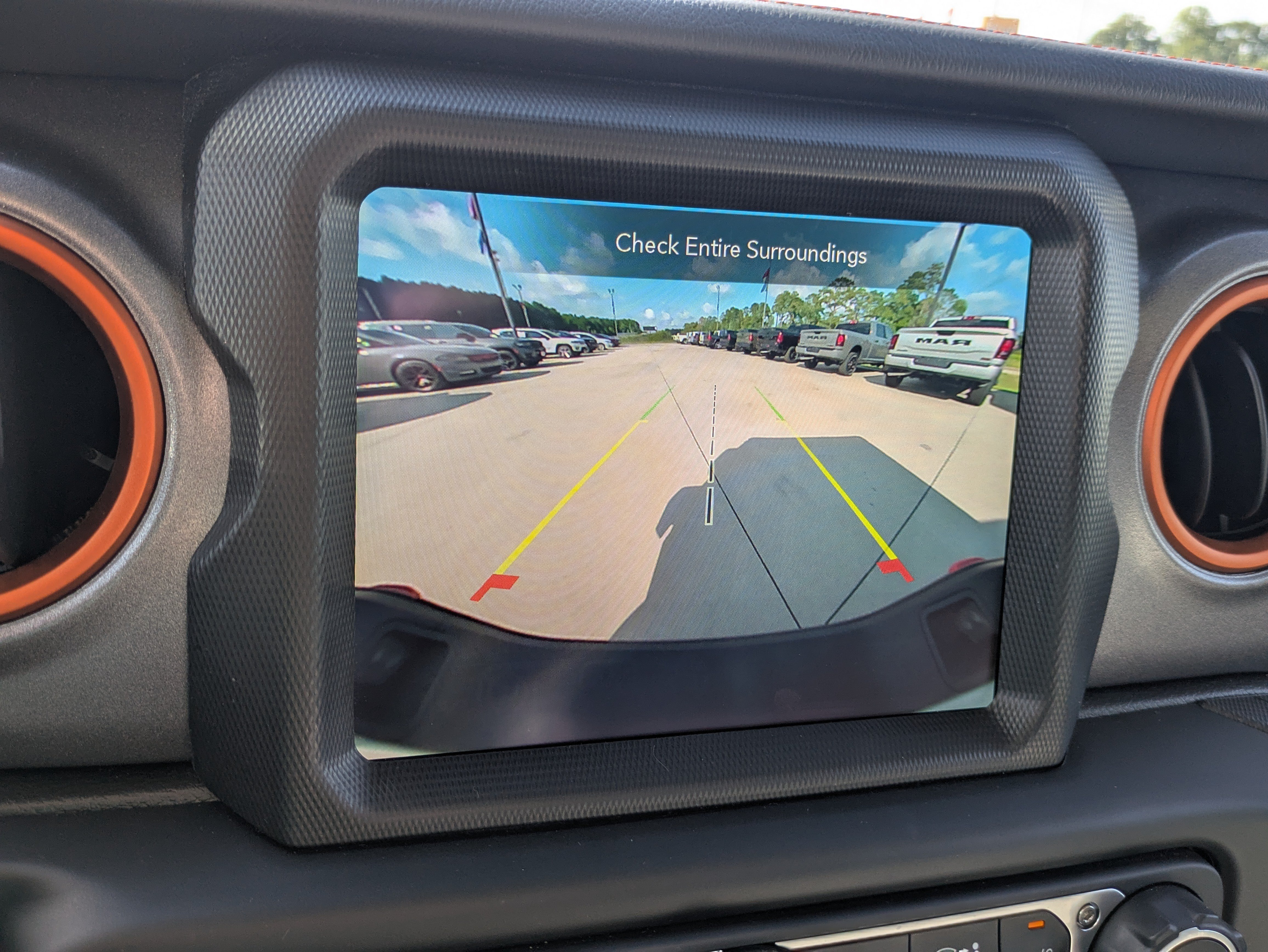 Used 2023 Jeep Gladiator Mojave w/ LED Lighting Group AWD/4WD image 16