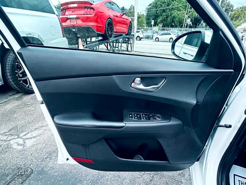 Used 2021 Kia Forte LXS image 9