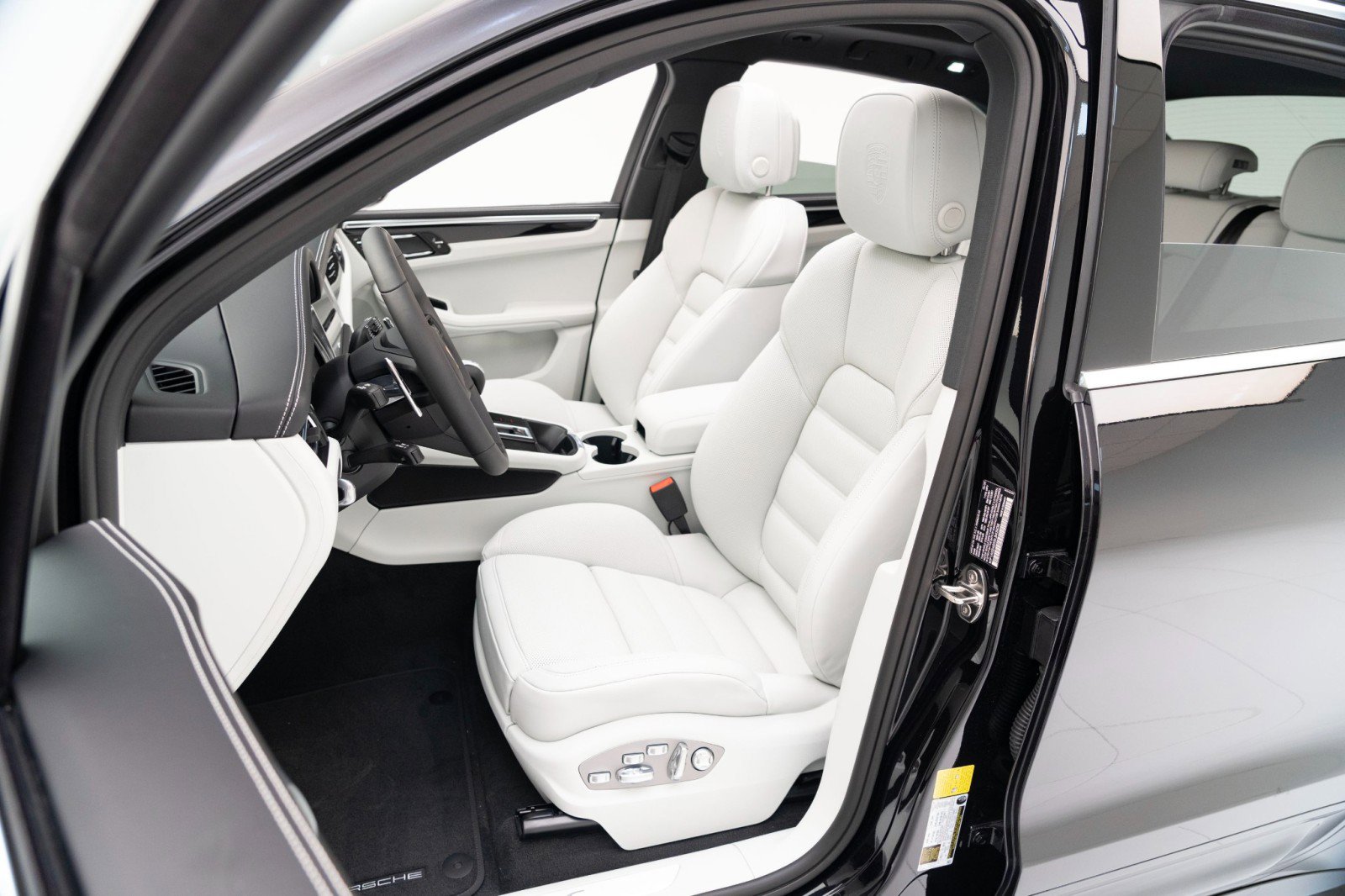 New 2025 Porsche Macan S image 5