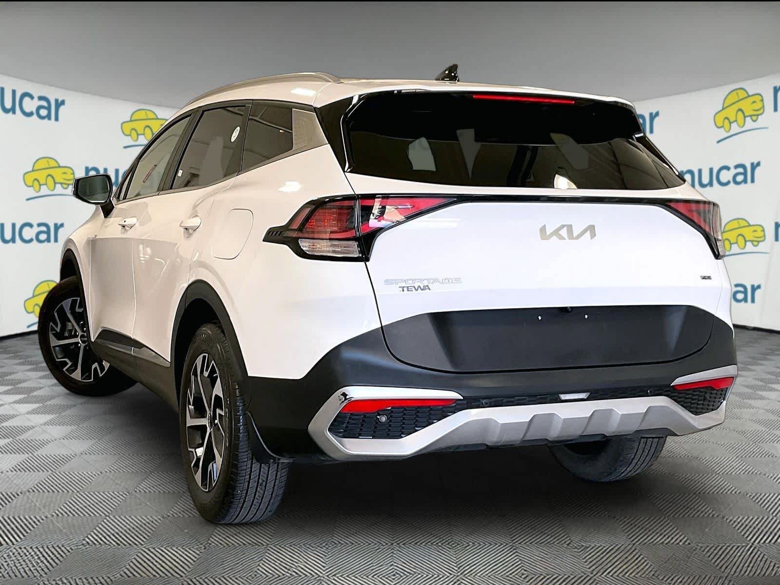 Used 2023 Kia Sportage EX AWD/4WD image 4