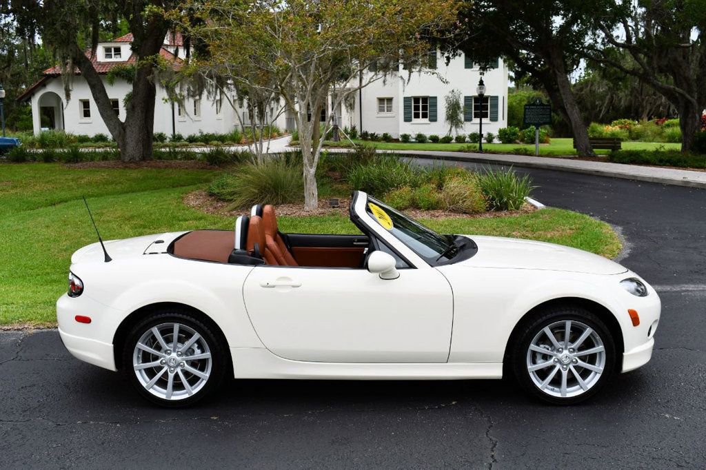 Used 2007 MAZDA MX-5 Miata Grand Touring w/ Premium Pkg image 7