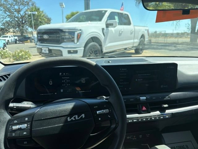 Used 2025 Kia K4 FWD image 7