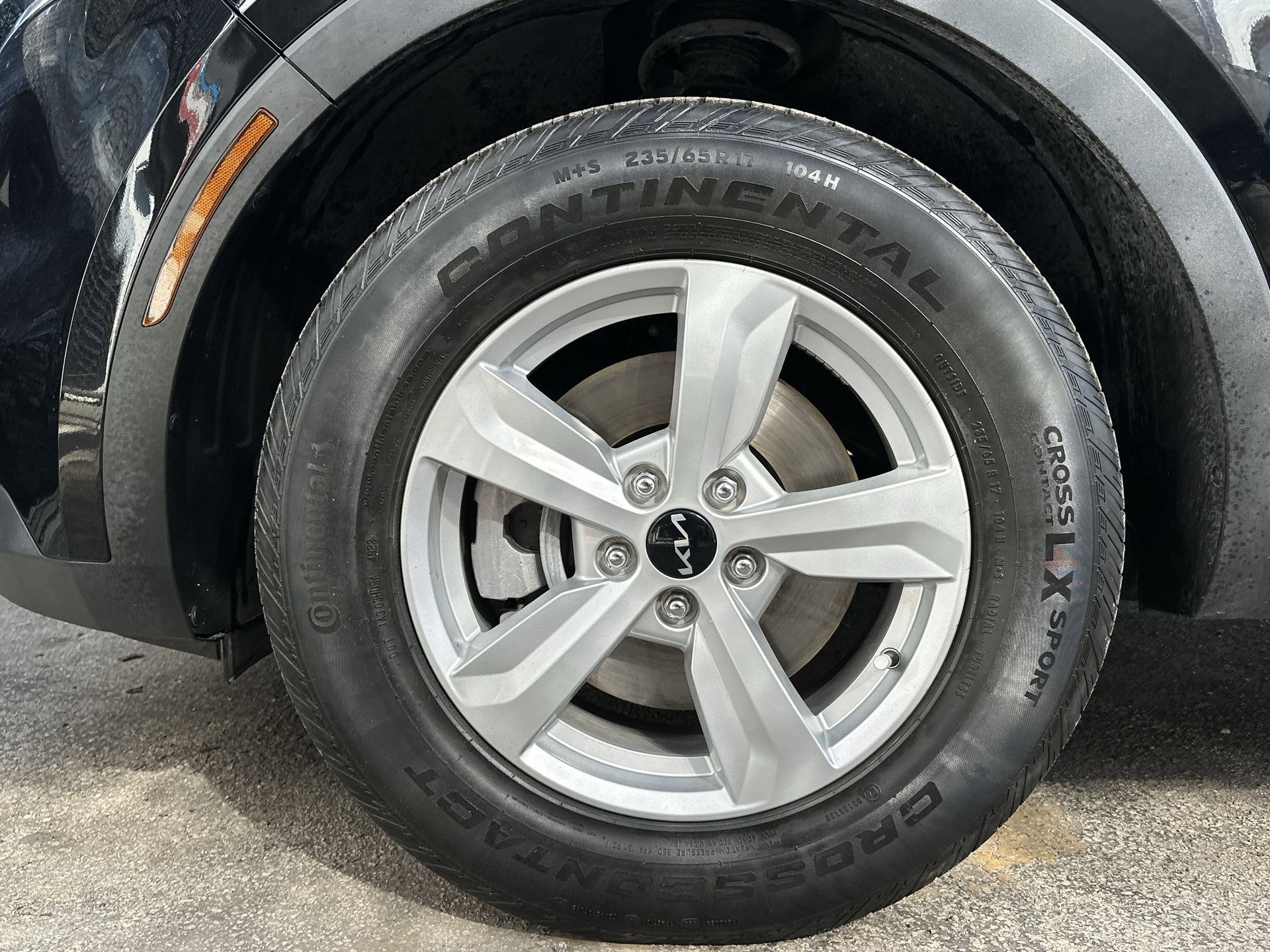 Used 2023 Kia Sorento LX image 18