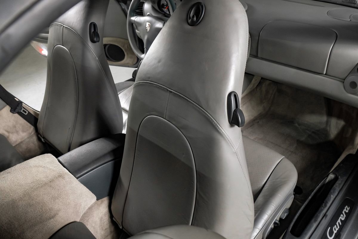 Used 2001 Porsche 911 Carrera RWD image 25