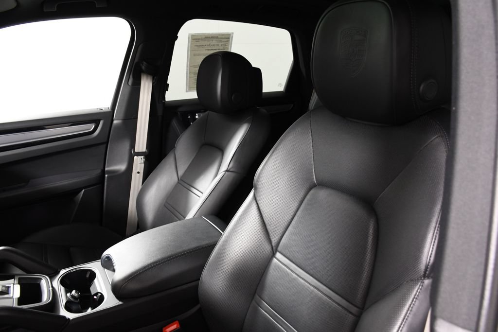 Used 2022 Porsche Cayenne Platinum Edition AWD/4WD image 17