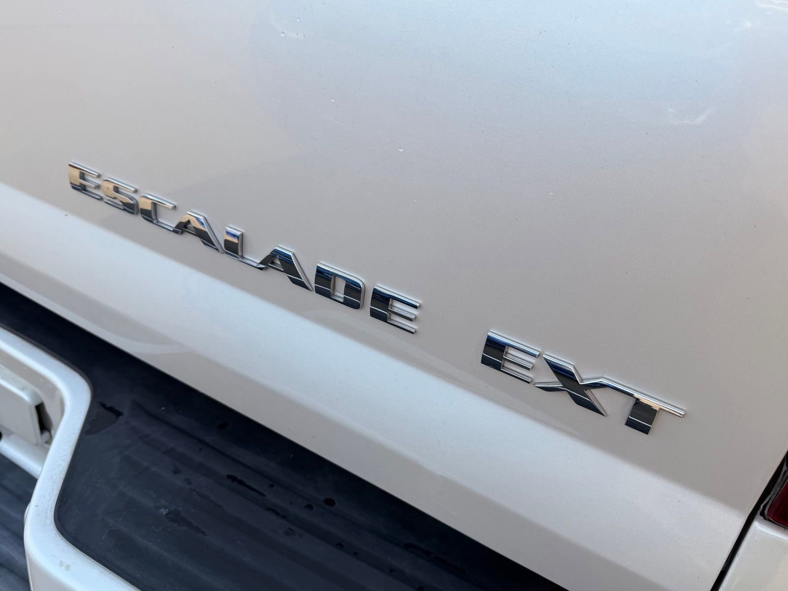 Used 2008 Cadillac Escalade EXT image 12