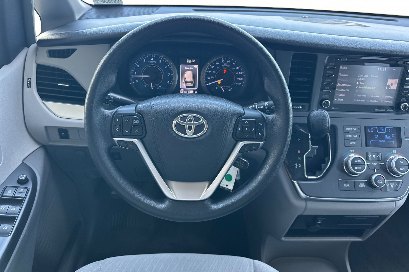 Certified 2018 Toyota Sienna LE FWD image 14