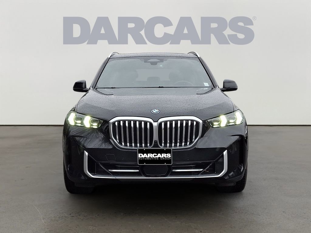 Used 2024 BMW X5 xDrive50e image 2