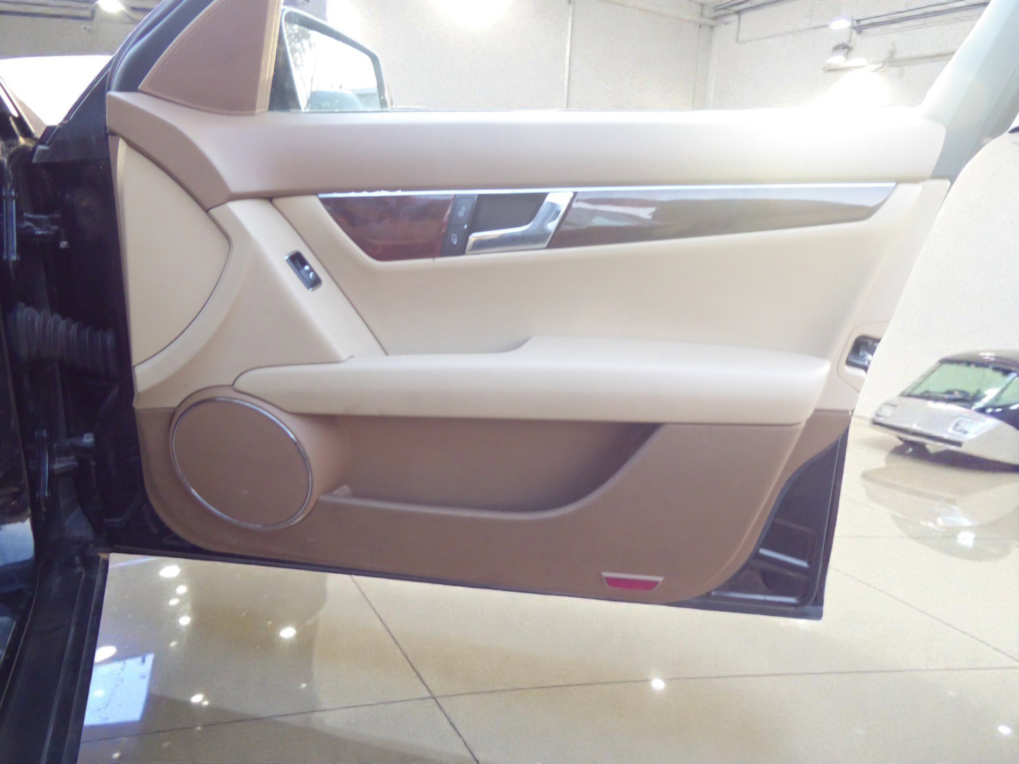 Used 2008 Mercedes-Benz C 300 Sport image 12
