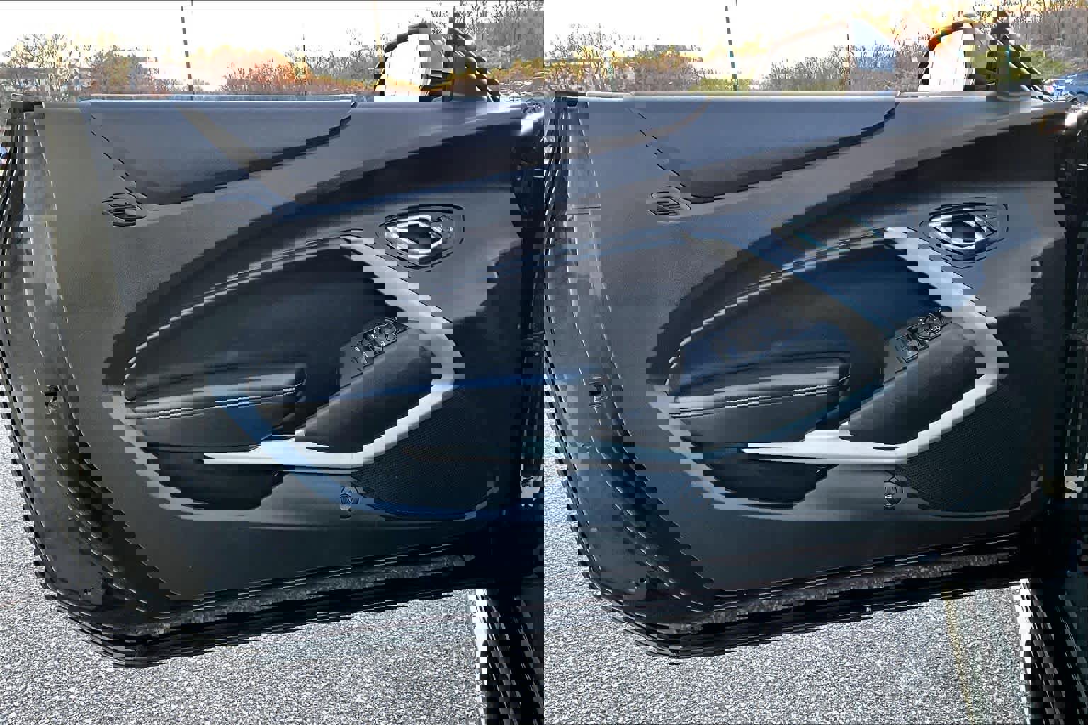 Used 2018 Chevrolet Camaro SS image 19