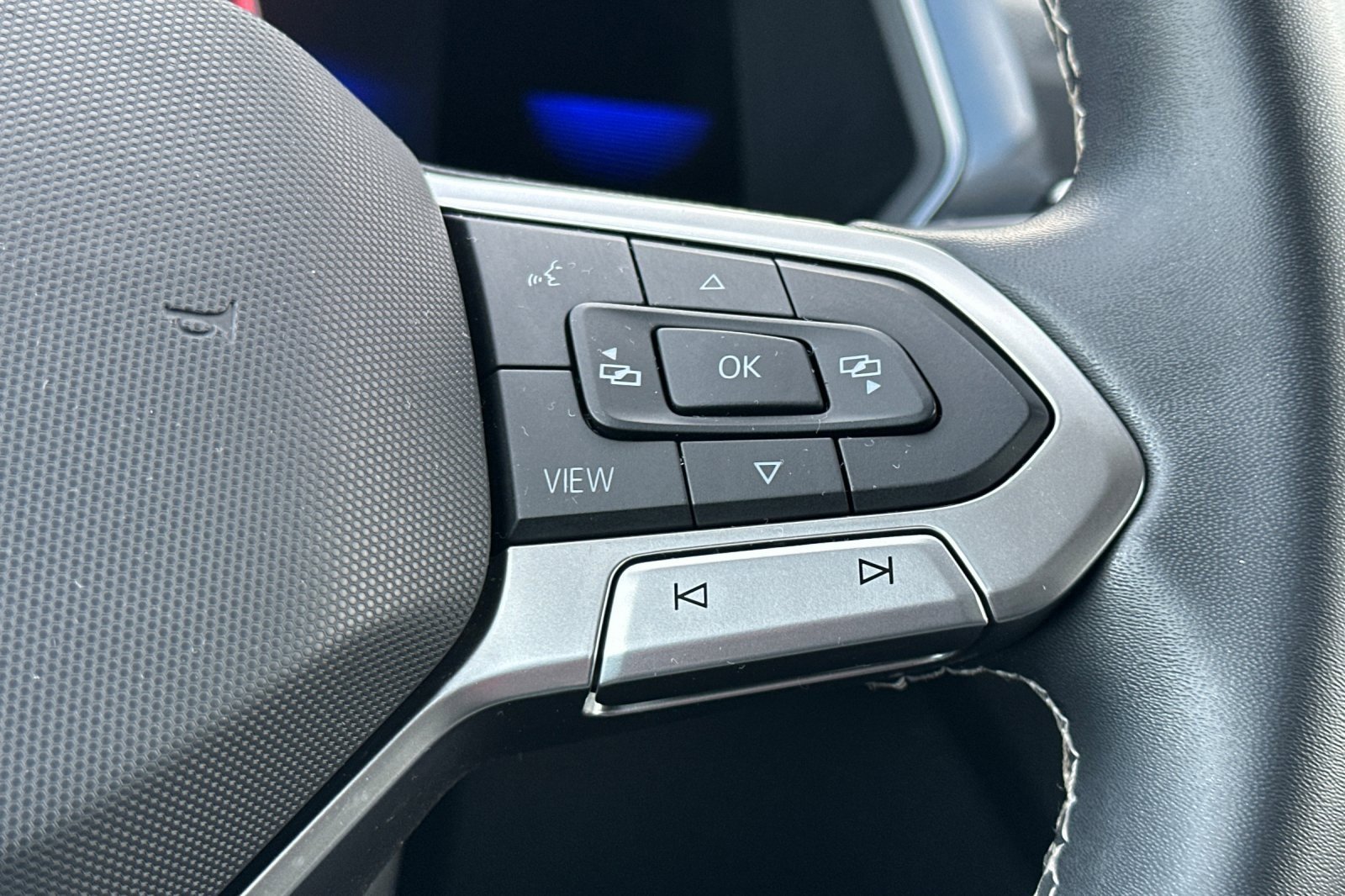 Used 2022 Volkswagen Tiguan SE image 28