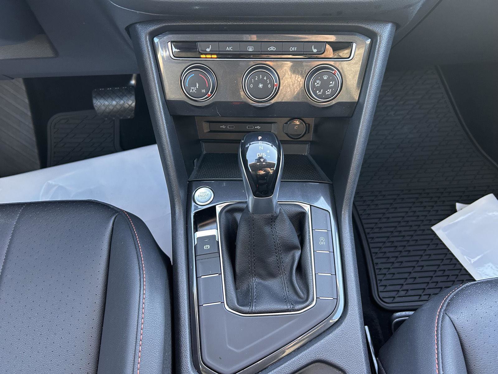 Used 2024 Volkswagen Tiguan Wolfsburg Edition image 18