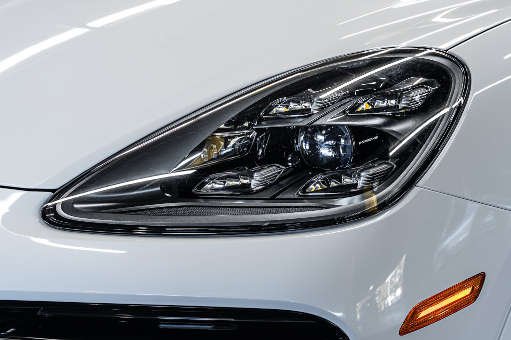 Used 2022 Porsche Cayenne Turbo AWD/4WD image 9