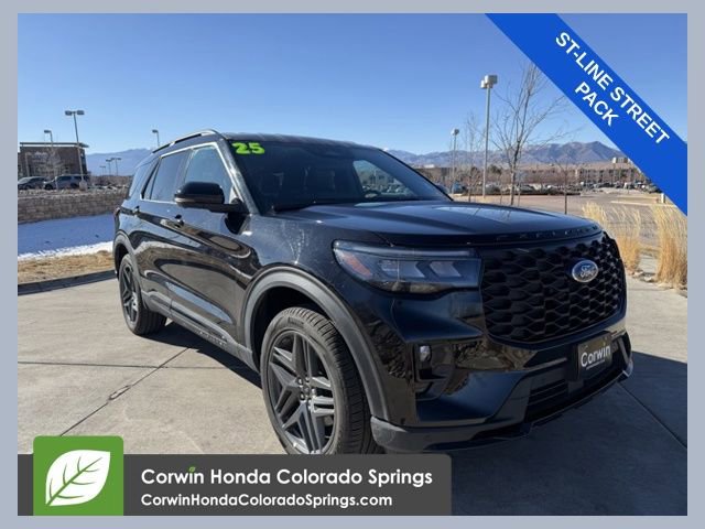 Used 2025 Ford Explorer ST-Line w/ ST-Line Street Pack image 1