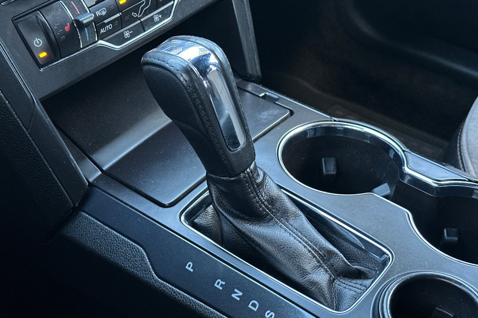 Used 2017 Ford Explorer XLT w/ Equipment Group 202A image 21