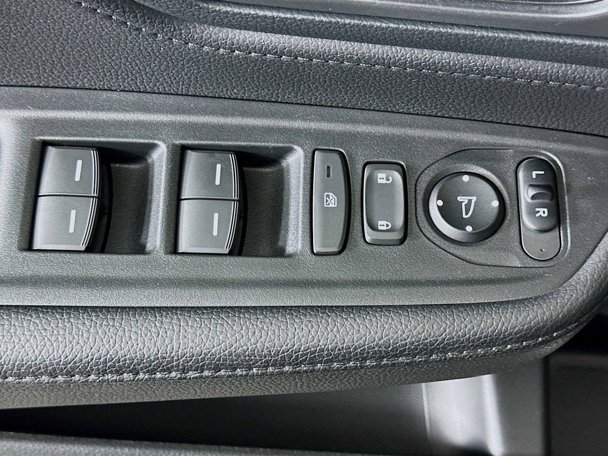 Used 2023 Honda Odyssey EX-L image 15