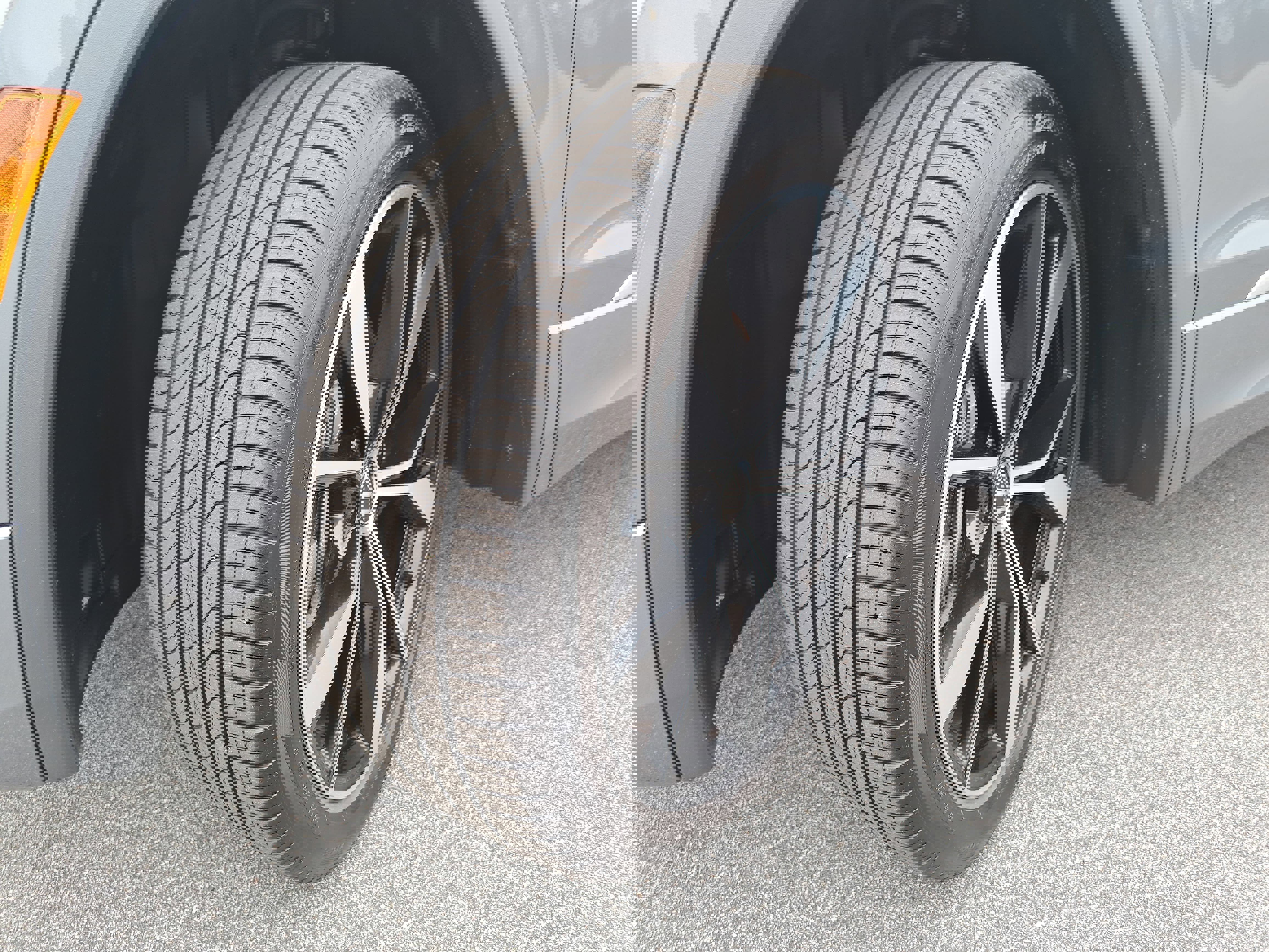 Certified 2024 Volkswagen Tiguan SEL R-Line image 31