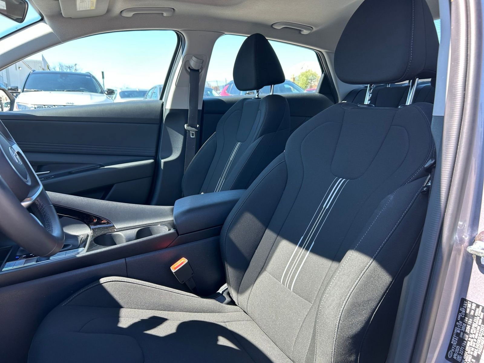 Used 2025 Hyundai Elantra SEL image 31