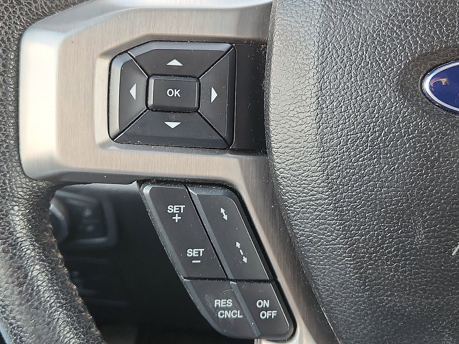 Used 2016 Ford F150 Platinum w/ Equipment Group 701A Luxury AWD/4WD image 17