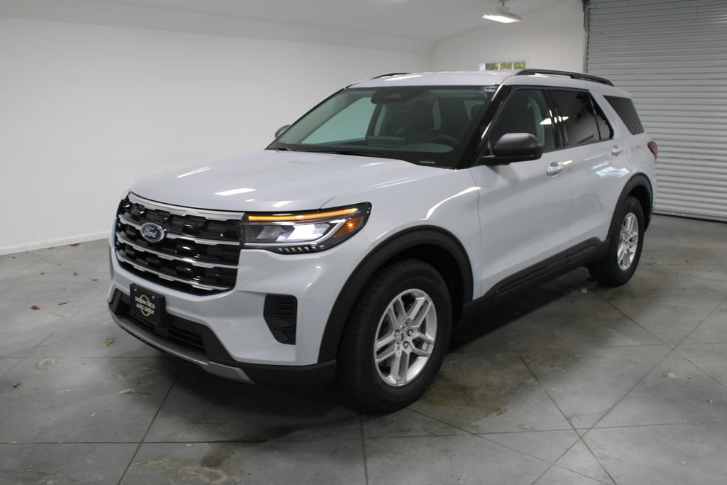 New 2026 Ford Explorer Active image 3