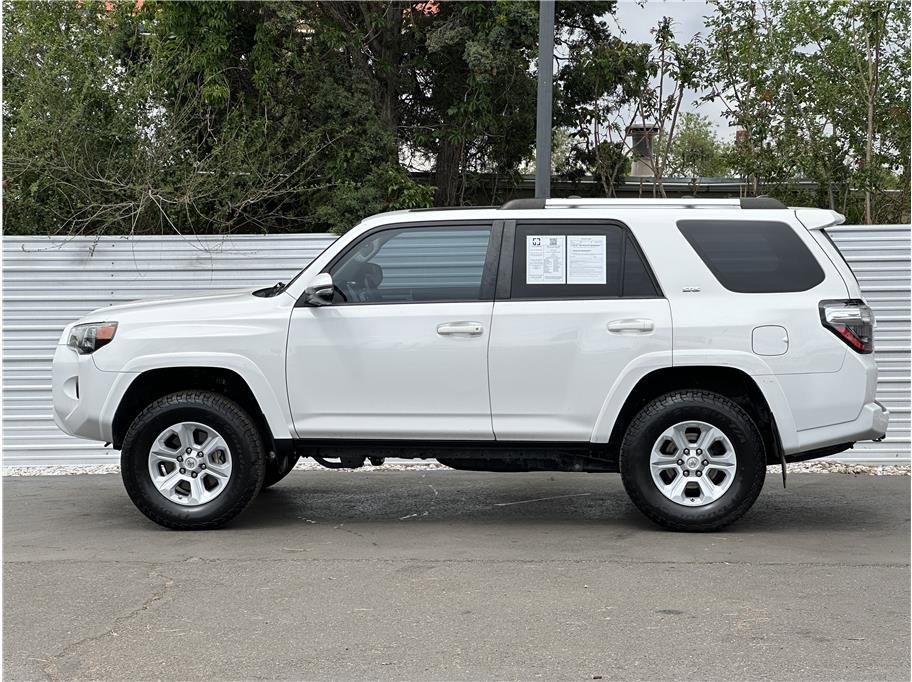 Used 2020 Toyota 4Runner SR5 Premium w/ Moonroof Package AWD/4WD image 10