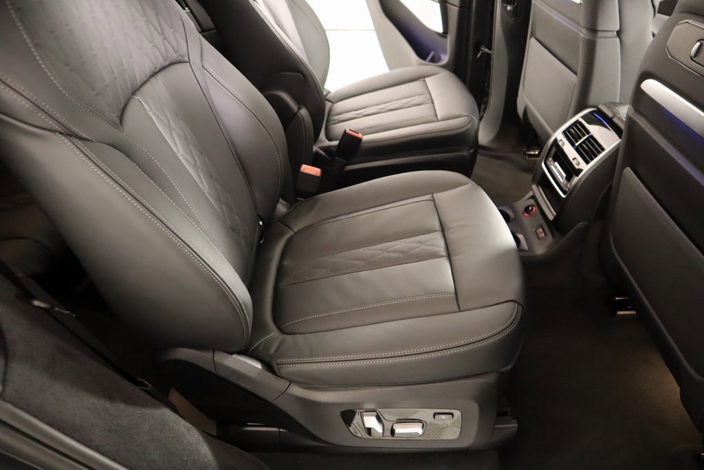 New 2026 BMW ALPINA XB7 image 16