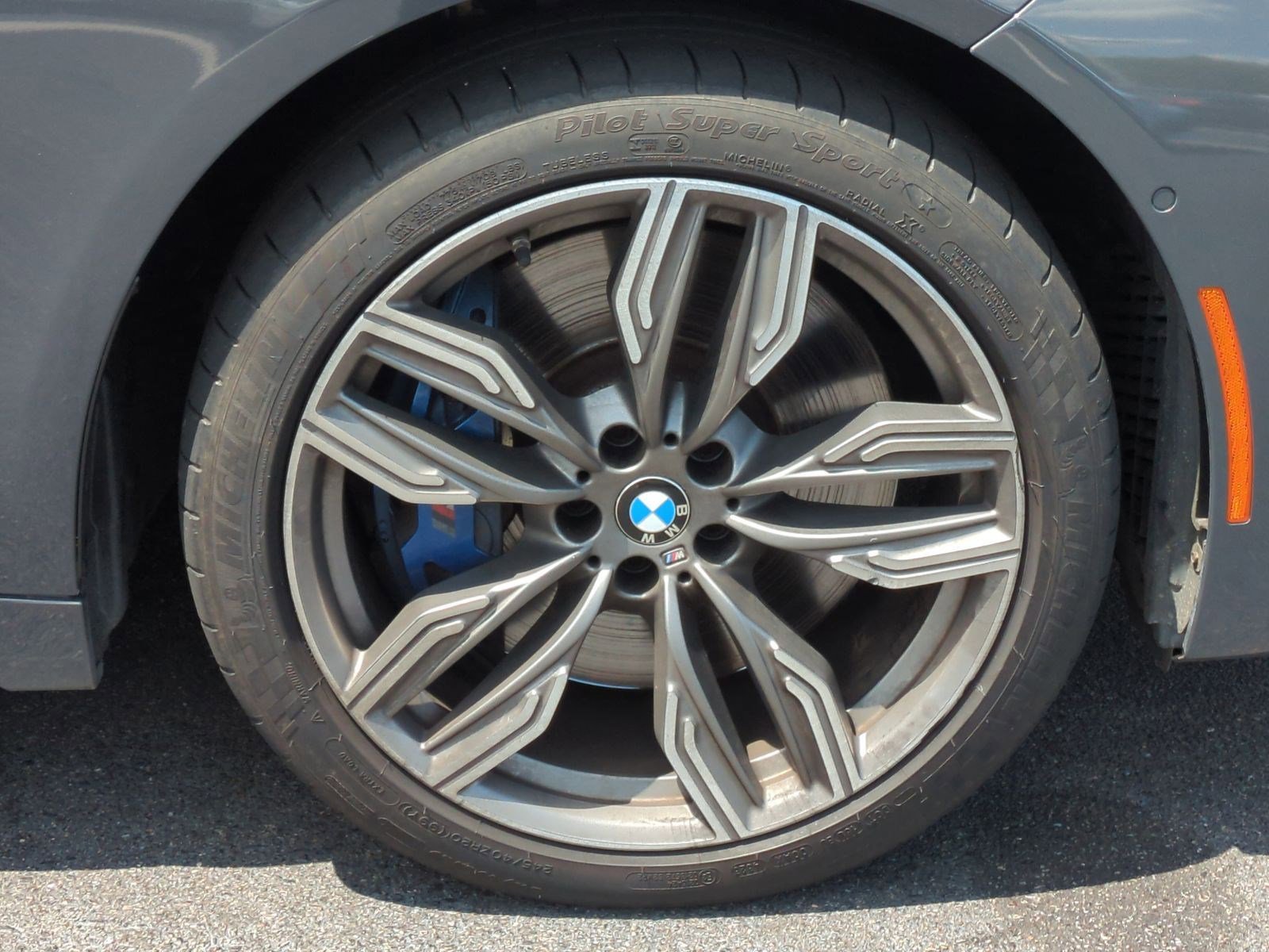 Used 2022 BMW M760i xDrive AWD/4WD image 13