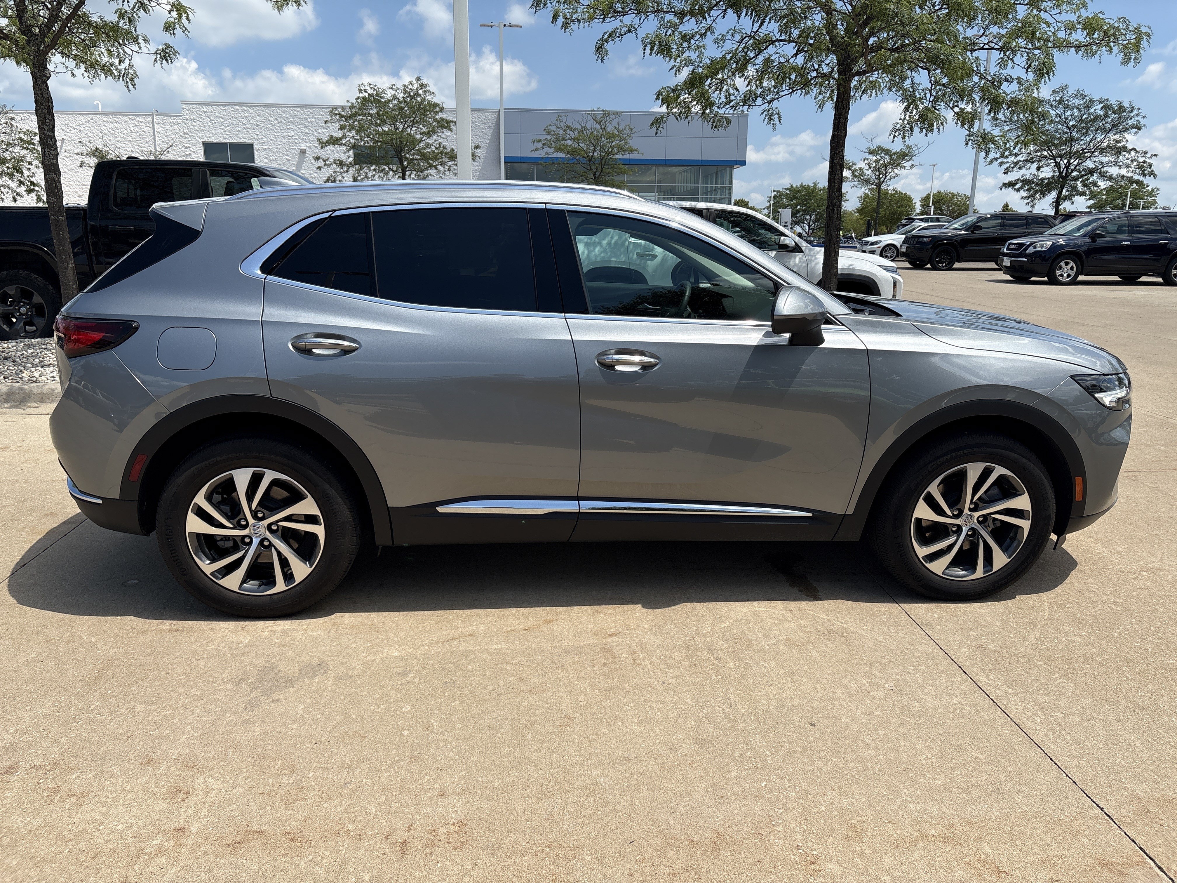 Used 2023 Buick Envision Essence AWD/4WD image 10