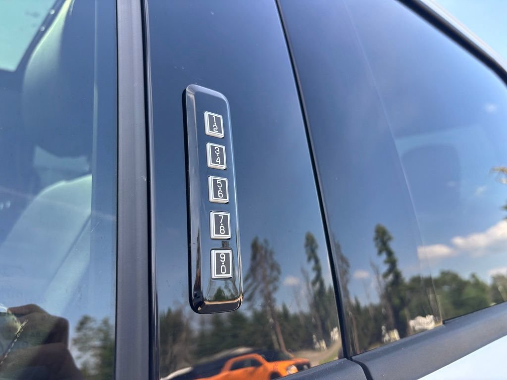 Used 2024 Ford F350 Lariat w/ Tremor Off-Road Package AWD/4WD image 13