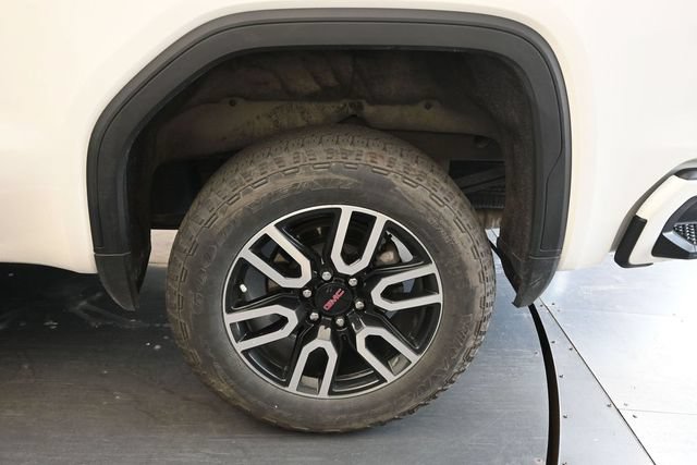 Used 2025 GMC Sierra 1500 AT4 w/ Technology Package AWD/4WD image 13