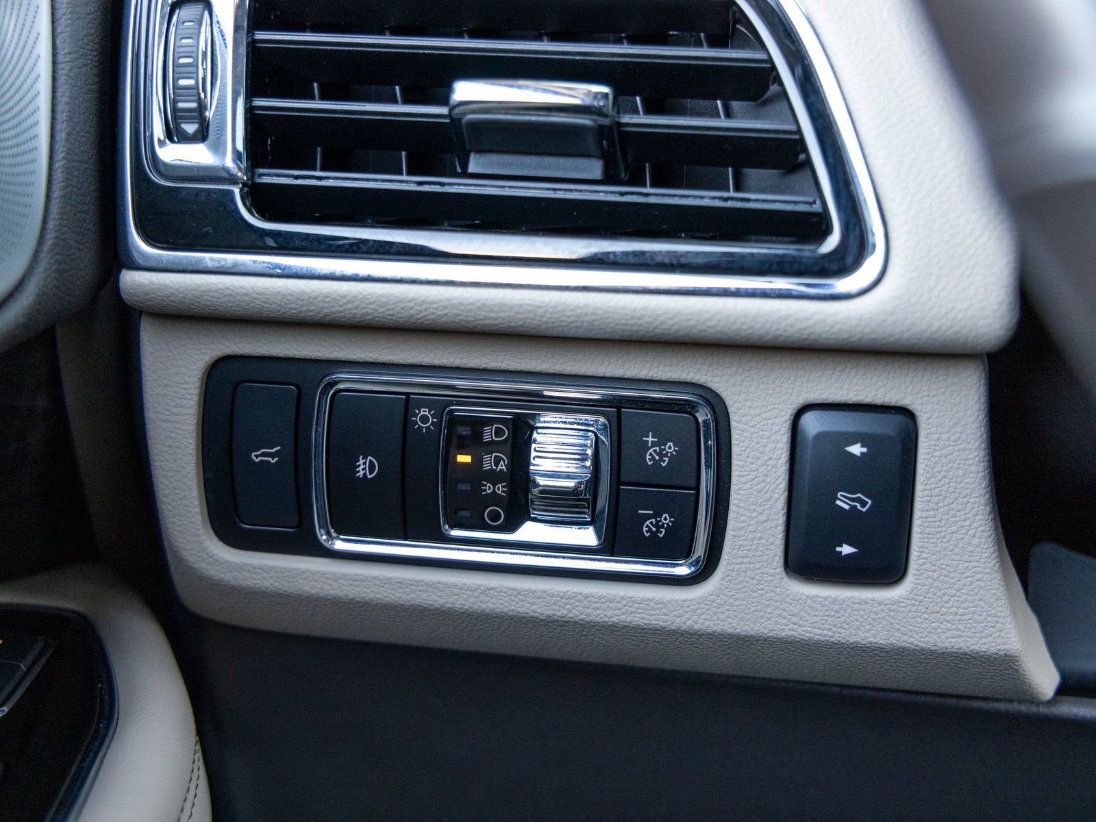 Used 2023 Lincoln Navigator Reserve image 27