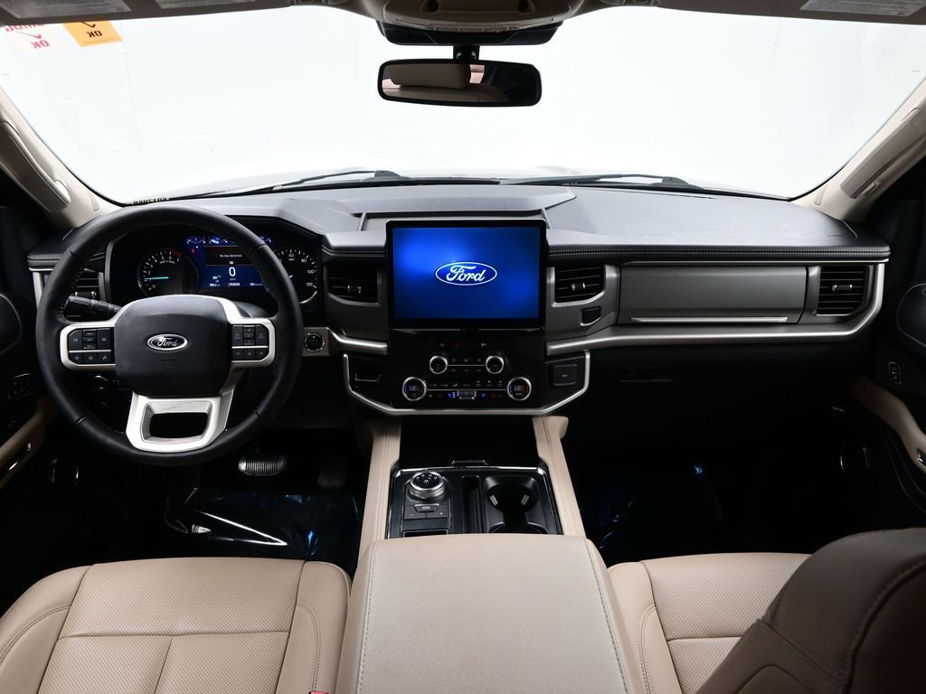 Used 2024 Ford Expedition XLT image 9