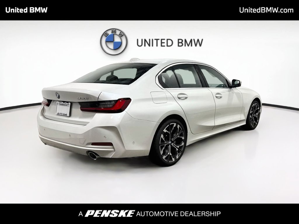 Certified 2025 BMW 330i Sedan RWD image 5
