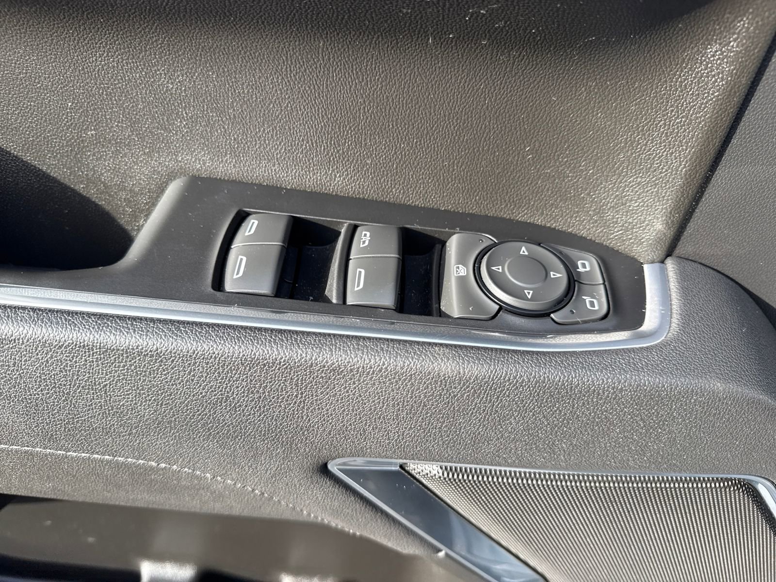 Used 2025 Chevrolet Silverado 1500 LT w/ Z71 Off-Road Package image 11