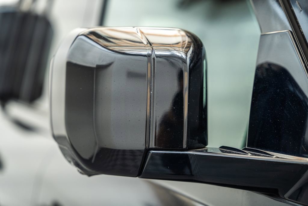 Used 2022 Land Rover Defender 110 X-Dynamic HSE AWD/4WD image 16