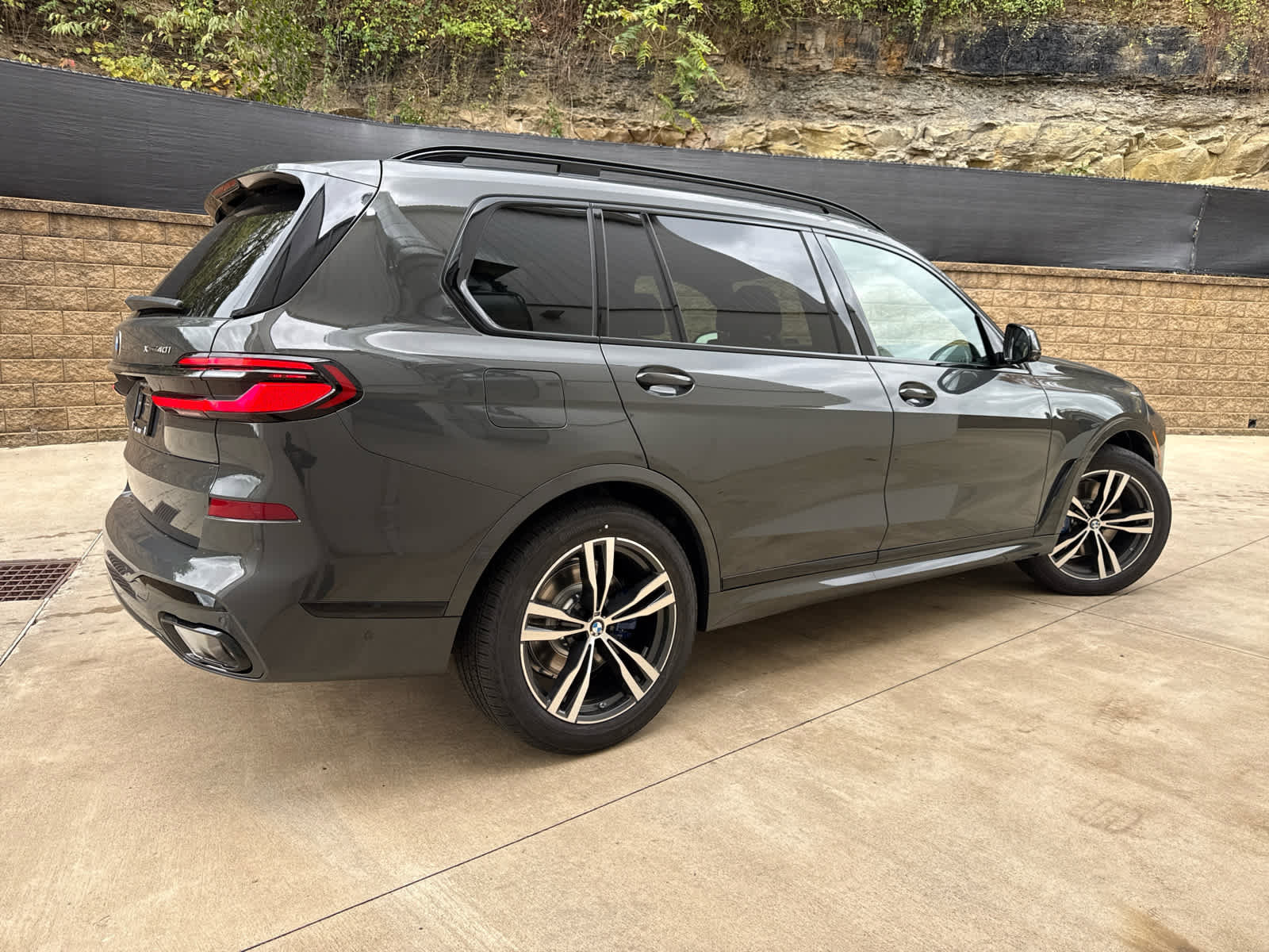 New 2026 BMW X7 xDrive40i w/ M Sport Package image 3