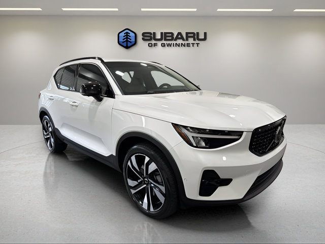Used 2023 Volvo XC40 B5 Plus w/ Protection Package Premier AWD/4WD image 7