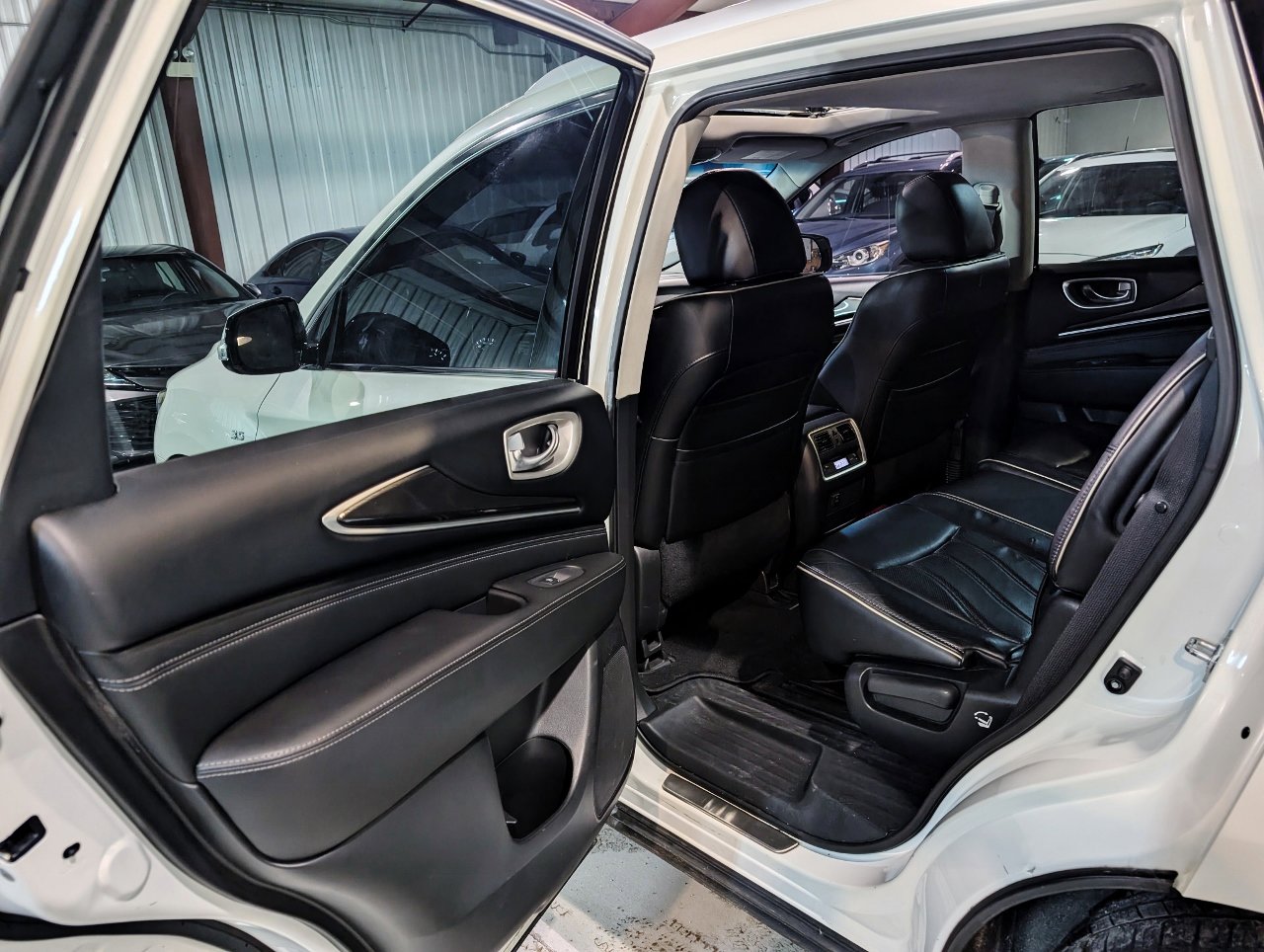 Used 2016 INFINITI QX60 Luxe w/ Premium Plus Package image 20