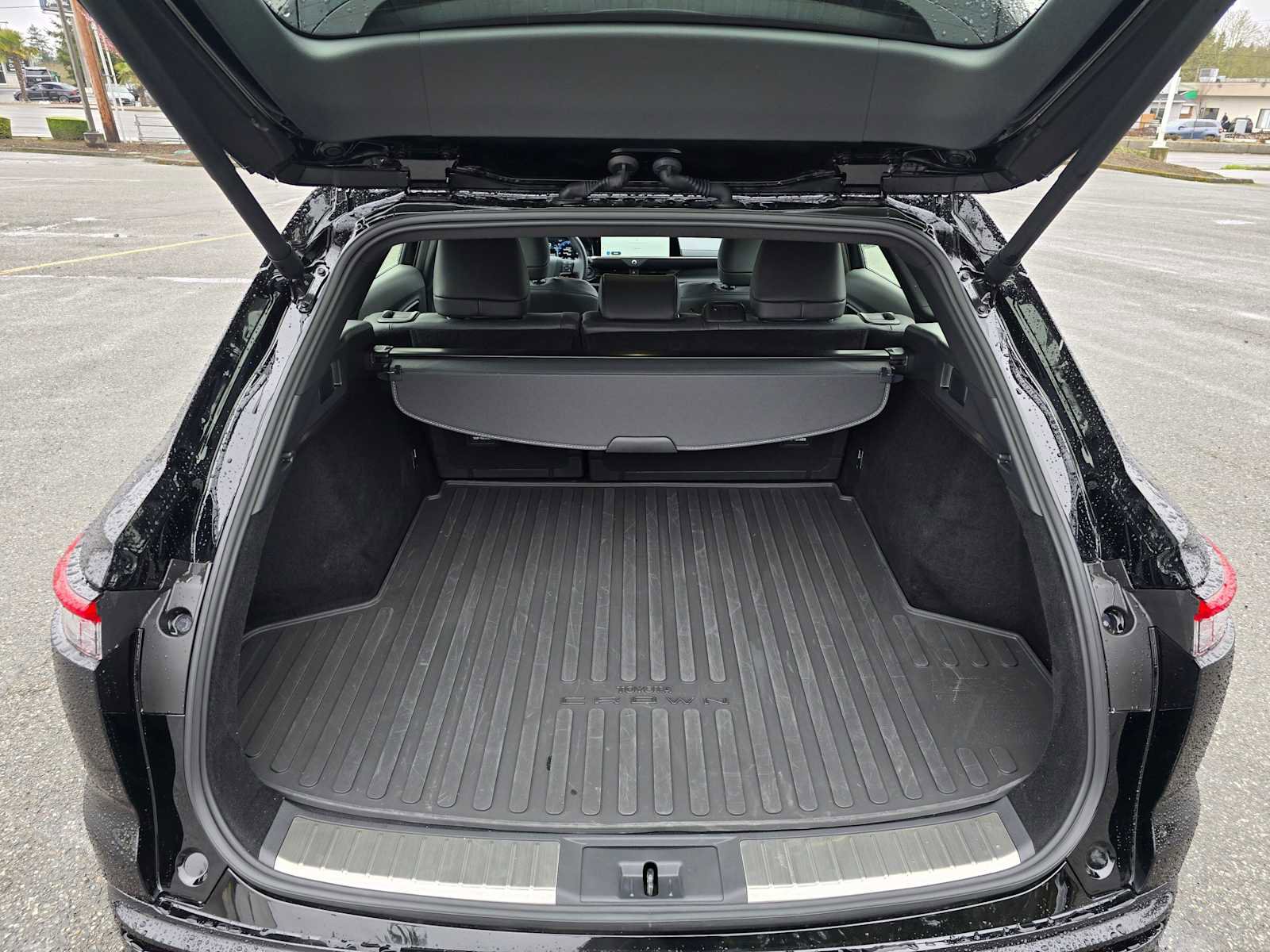 Used 2025 Toyota Crown Signia XLE image 14