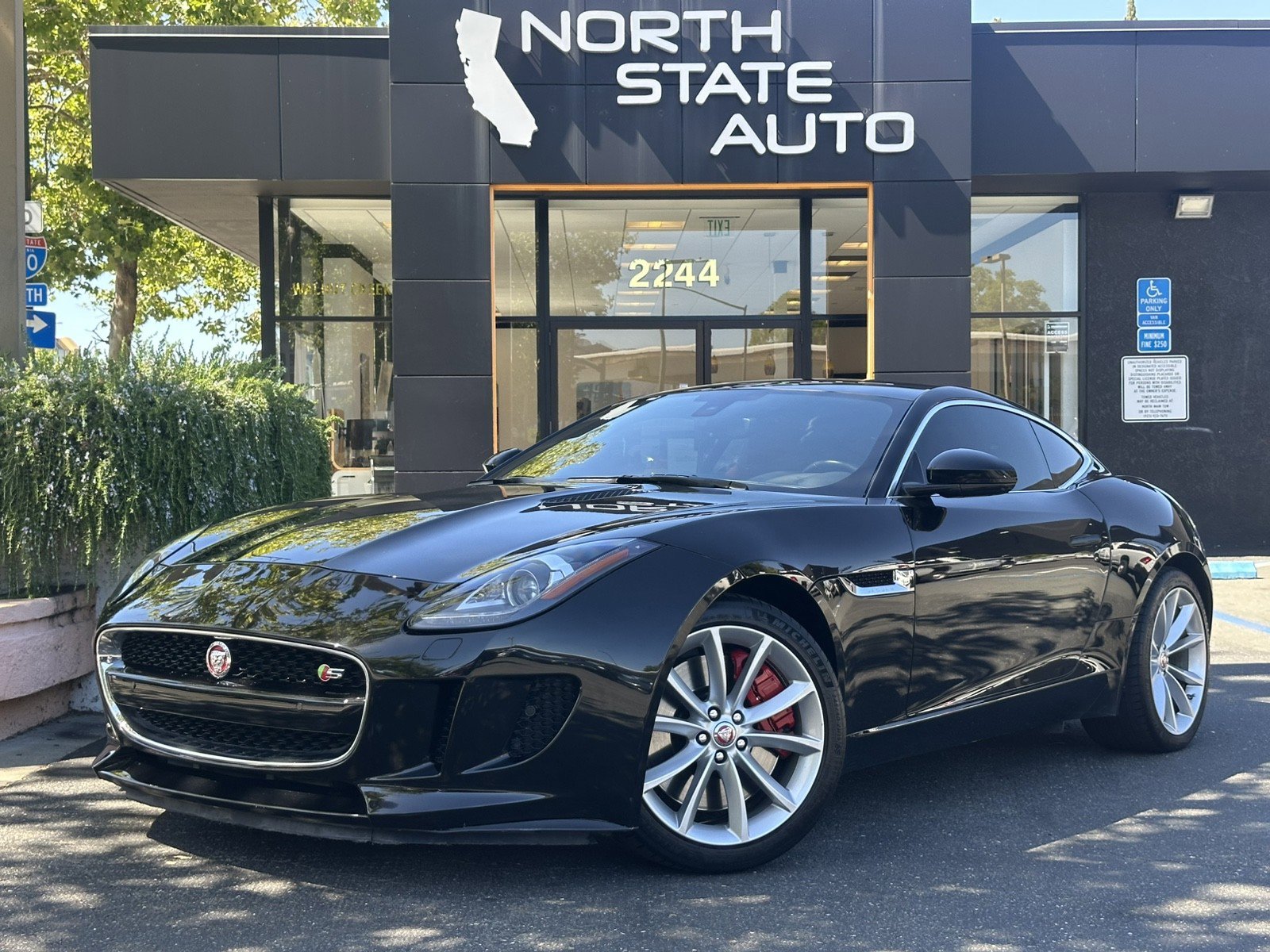 Used 2015 Jaguar F-TYPE S RWD image 2