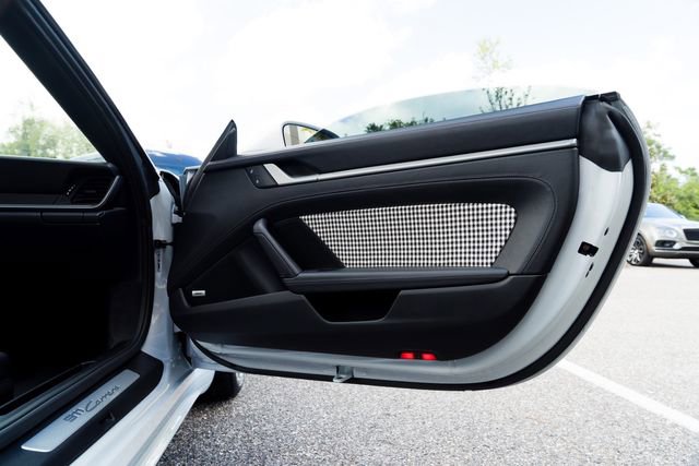 Used 2024 Porsche 911 Carrera RWD image 19