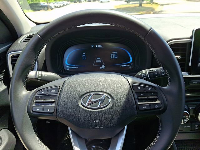 Used 2025 Hyundai Venue SEL FWD image 22