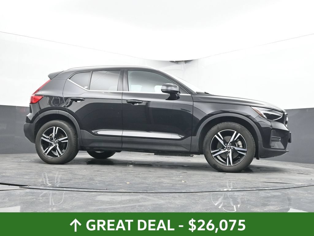 Used 2025 Volvo XC40 B5 Core AWD/4WD image 26