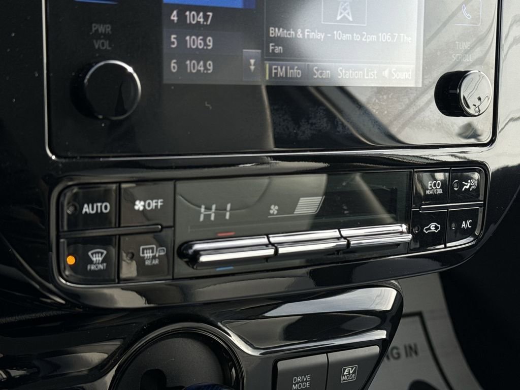 Used 2019 Toyota Prius XLE image 19