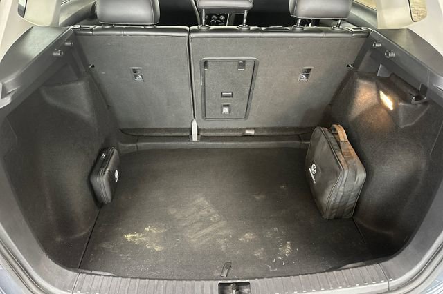 Certified 2023 Volkswagen Taos SE w/ Black Wheel Package image 19